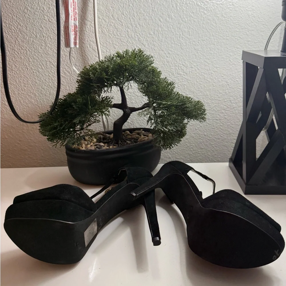 Michael Kors Black Peep Toe Heels - Picture 3 of 6